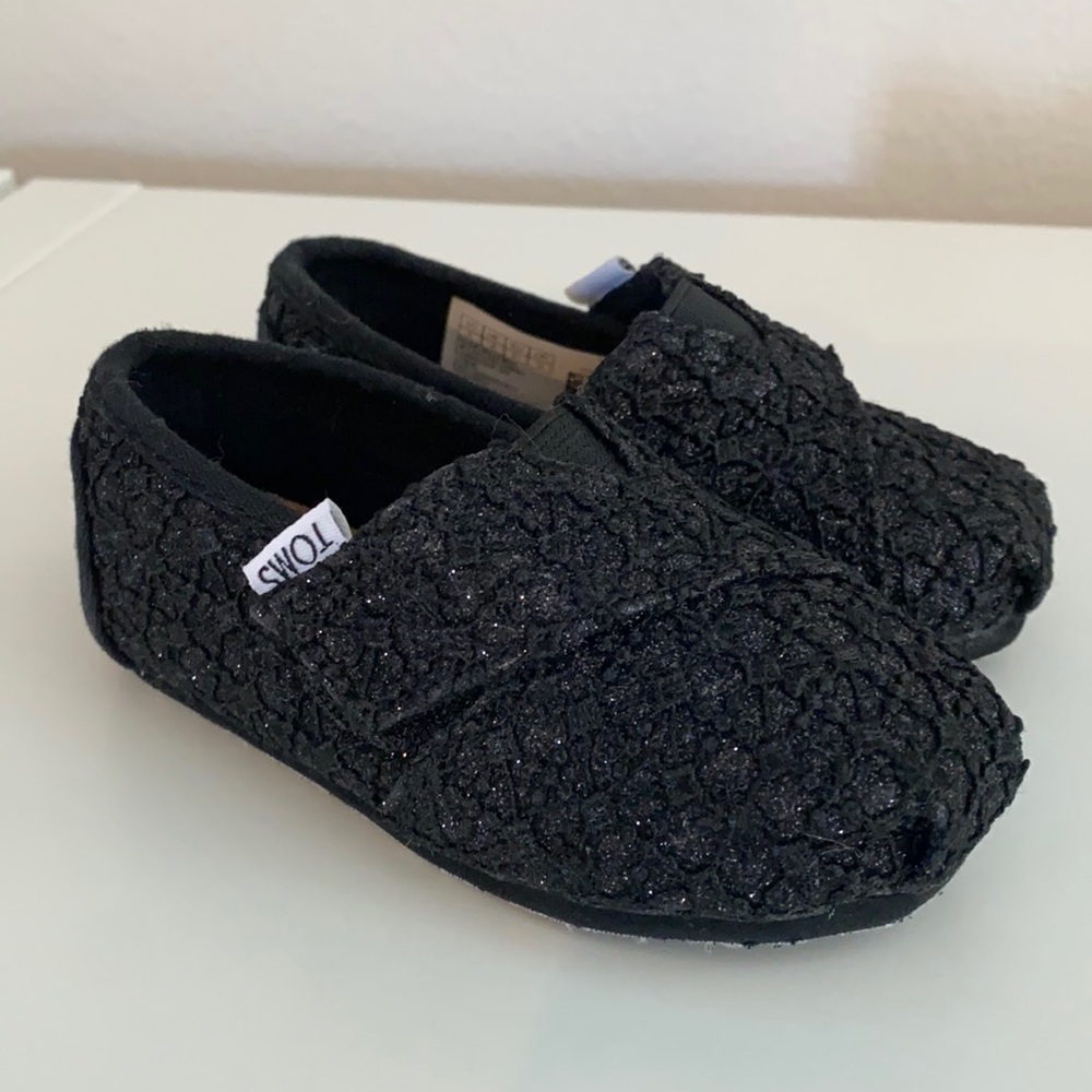 VGUC black sparkle Toms